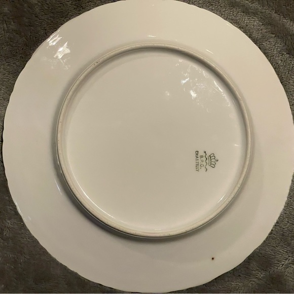 BRC fine china Chantilly pattern.  Beautiful plate.  Perfect for hanging. - Picture 6 of 9